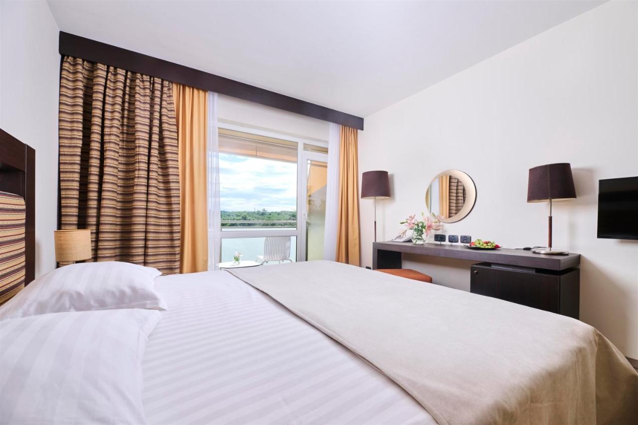 Hotel Garden Istra Plava Laguna Умаг Екстер'єр фото
