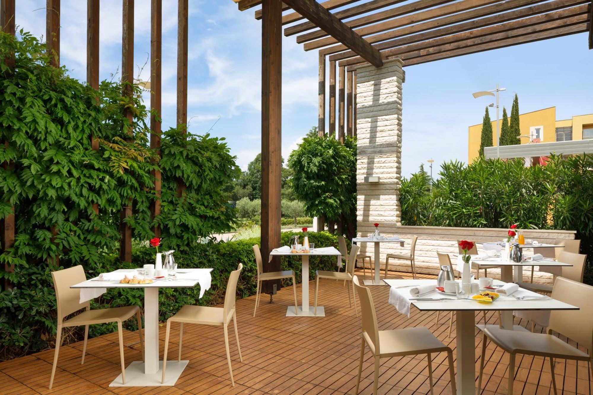 Hotel Garden Istra Plava Laguna Умаг Екстер'єр фото