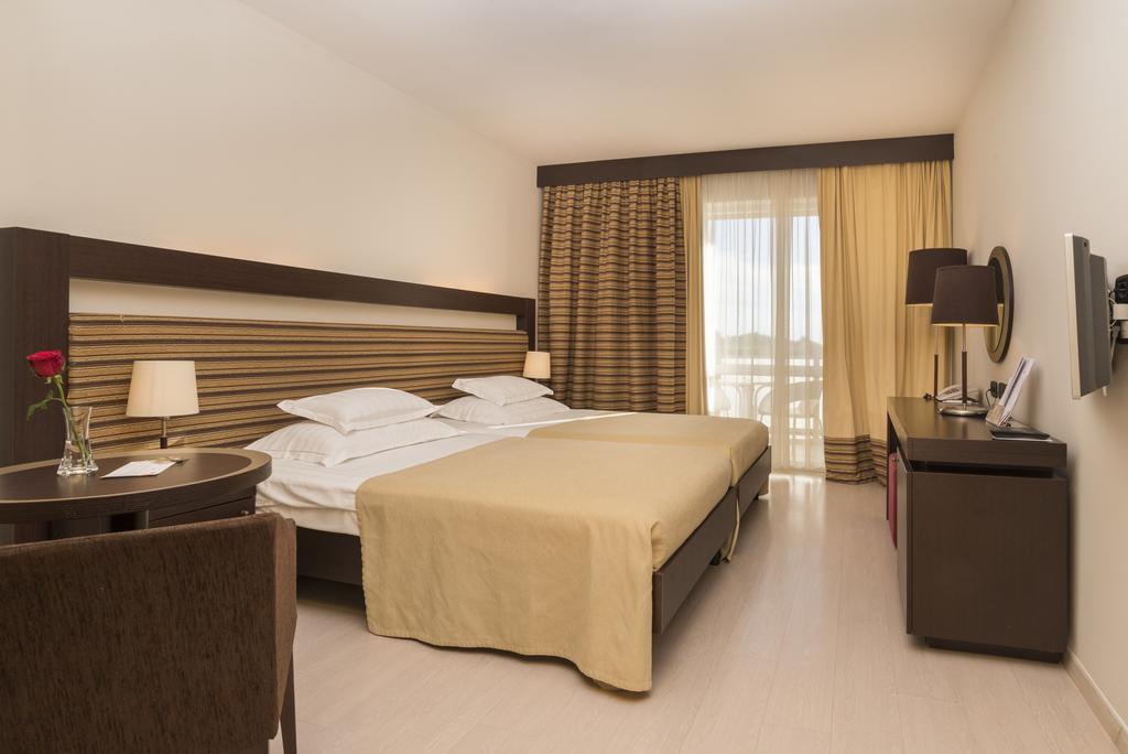 Hotel Garden Istra Plava Laguna Умаг Екстер'єр фото