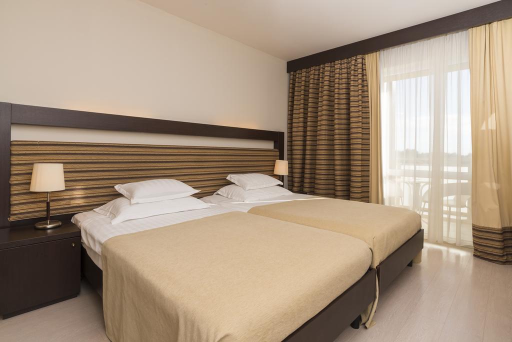 Hotel Garden Istra Plava Laguna Умаг Екстер'єр фото
