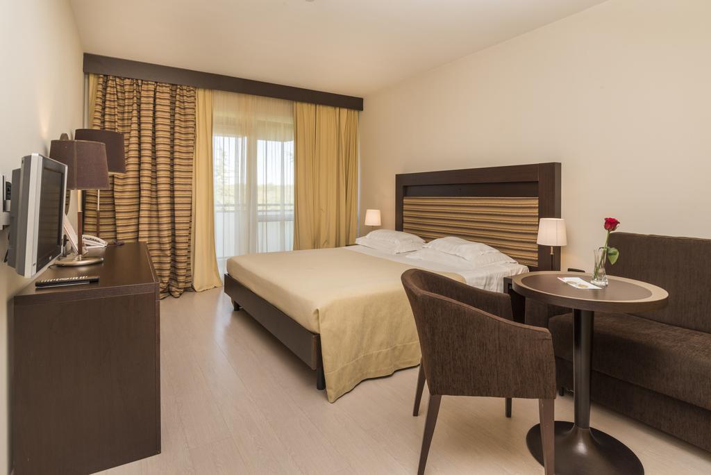 Hotel Garden Istra Plava Laguna Умаг Екстер'єр фото