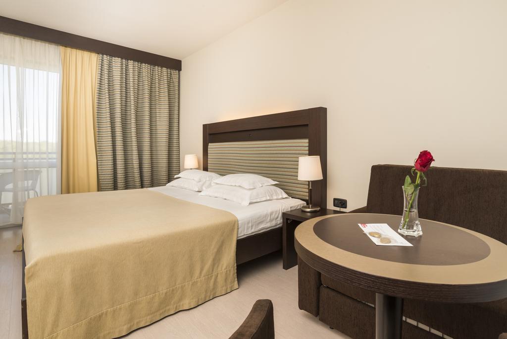 Hotel Garden Istra Plava Laguna Умаг Екстер'єр фото